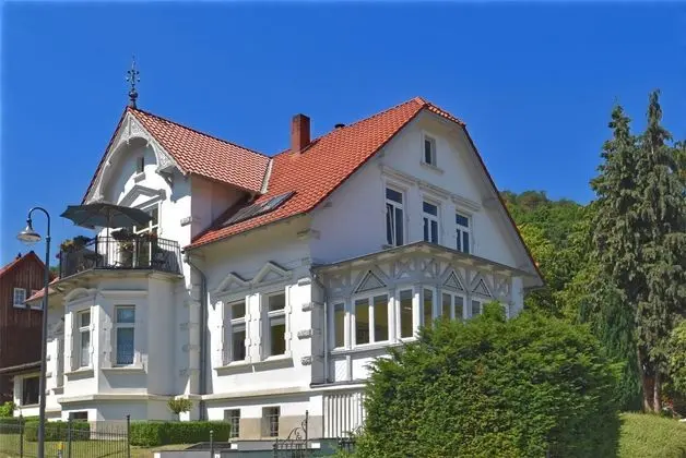 Bright Ground Floor Apartment in Blankenburg in the Harz Mountains With Wood Stove and Library - Öne Çıkan Resim