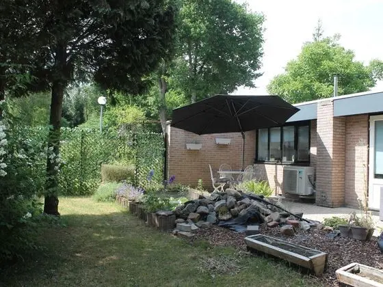 Bright Holiday Home in Lanaken near Lake with Garden - Dış Mekan