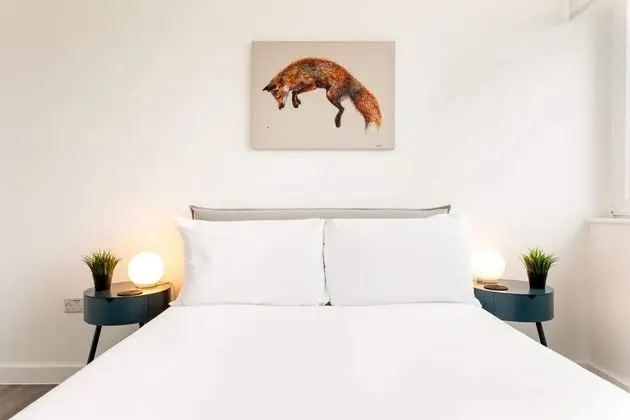Bright London Bridge Apartment