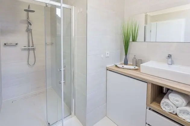 Bright and Modern Main Square Studio - Banyo Tipleri