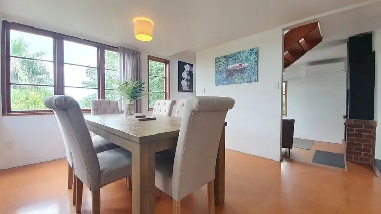 Bright and Modern Oasis in Kingsland - Yerinde Yemek