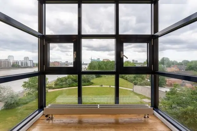 Bright, Modern One-bed With Stunning View of Thames - İç Mekan