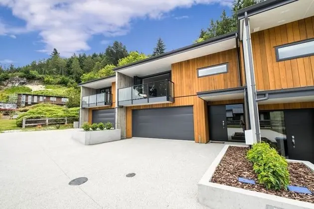 Bright, Modern, Plush - Brand New Townhouse