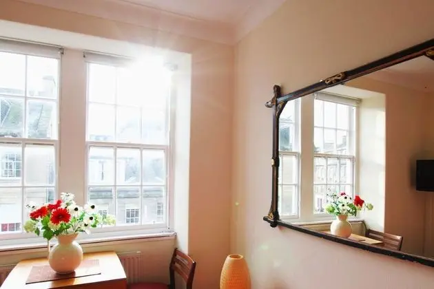 Bright New Town 2 bed Apt - 5 Mins to Princes St - İç Mekan