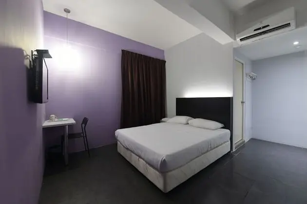 BRIGHT HOTEL