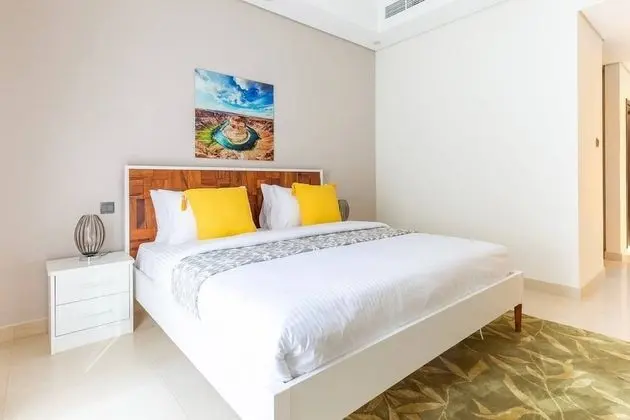 Bright & Spacious 3BR With Study in Downtown - Sleeps 7! - İç Mekan