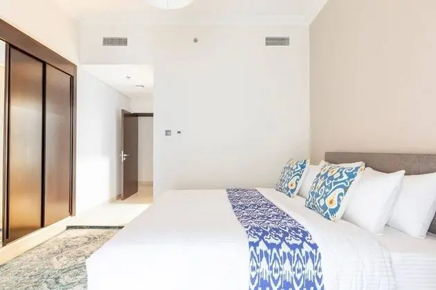 Bright & Spacious 3BR With Study in Downtown - Sleeps 7! - İç Mekan