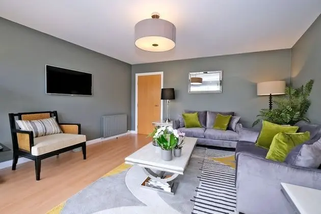 Bright and Spacious Home With a Balcony and City Views - İç Mekan