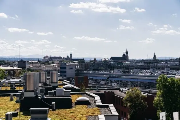 Bright Spacious Penthouse With Old Town View in Luxury Residence Parking