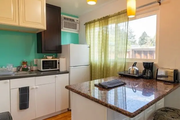 Bright Studio in Concord, Near Bart - Mutfak