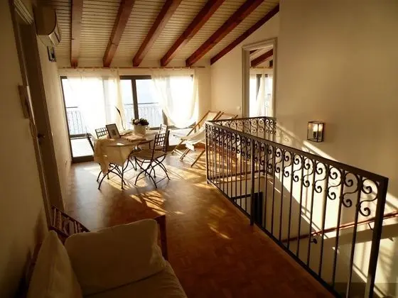 Bright, Stylish, Facing the Lake. Large Terrace With Magnificent Views - Yerinde Yemek