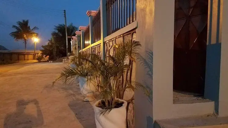 Bright Hotel & Suites