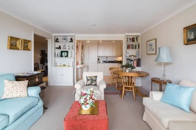 Bright, Traditional 1bed by Battersea Park & River