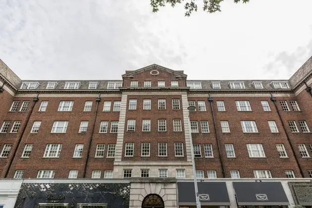 Bright Two Bedroom Apartment in Chelsea 43
