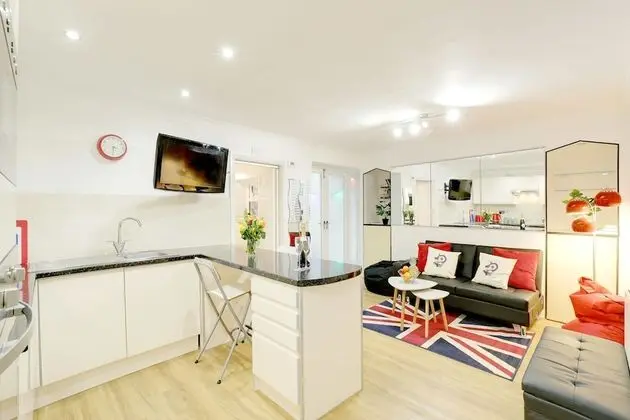 Brighton Getaways-Seaside Patio Apt - Öne Çıkan Resim