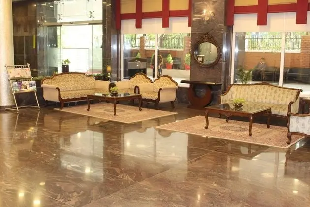 Brilliant Hotel & Convention Center - Dış Mekan