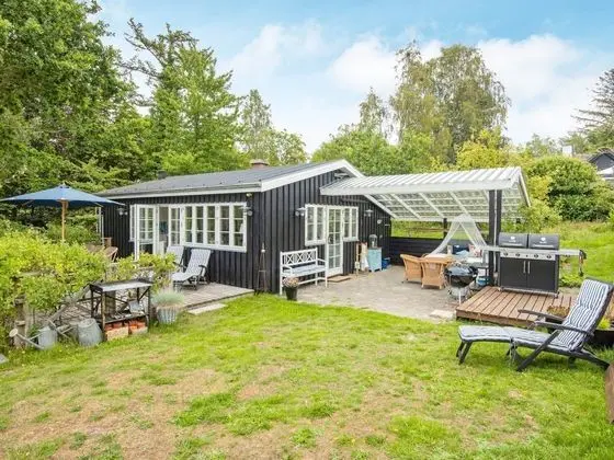 Brilliant Holiday Home in Ebeltoft With Roofed Terrace