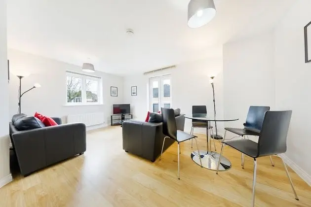 Bristol Apartment with Parking - İç Mekan