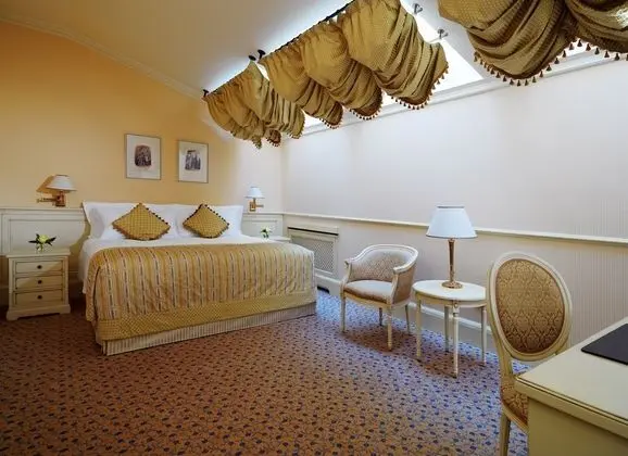 Hotel Bristol - Oda