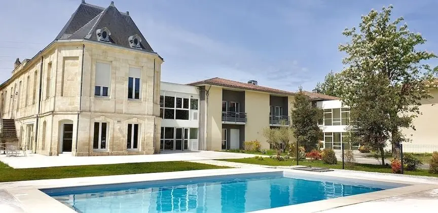 Brit Hotel Bordeaux Arena - Havuz