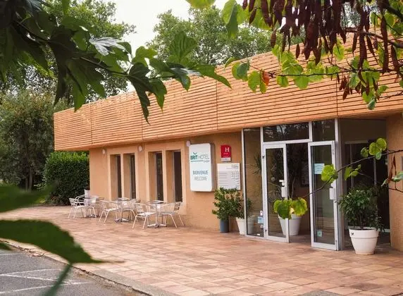 Brit Hotel Castres - Dış Mekan