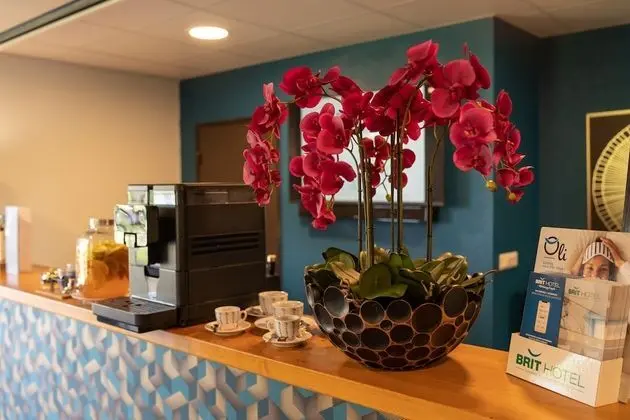 Brit Hotel Confort La Tour Blanche - Lobi