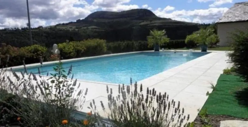 Brit Hotel Confort Marvejols - Havuz