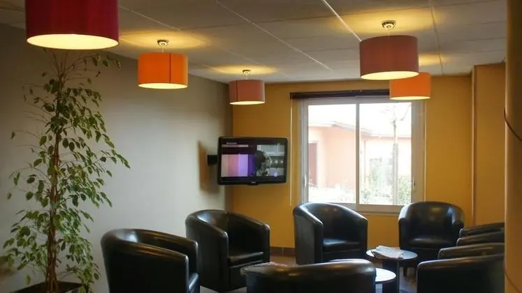 Brit Hotel Confort Montauban - Lobi