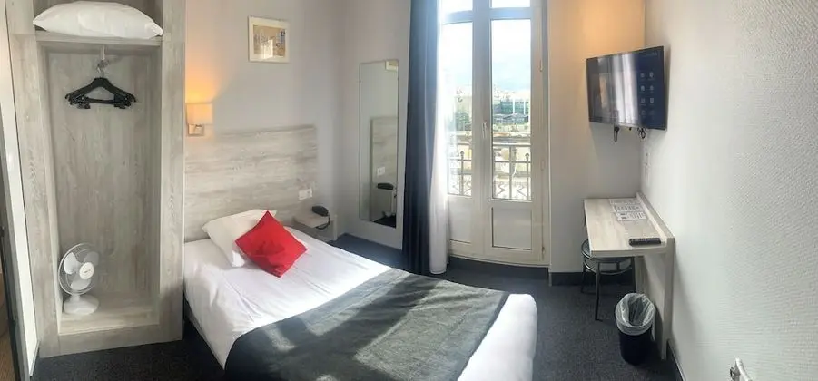 BRIT HOTEL CONFORT Suisse et Bordeaux - Oda