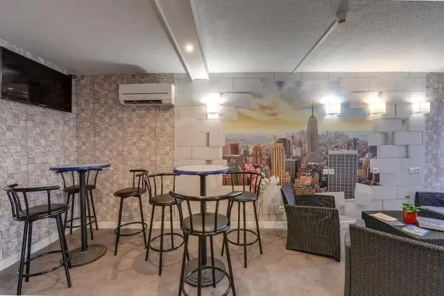 Brit Hotel Confort Thouars - Yerinde Yemek