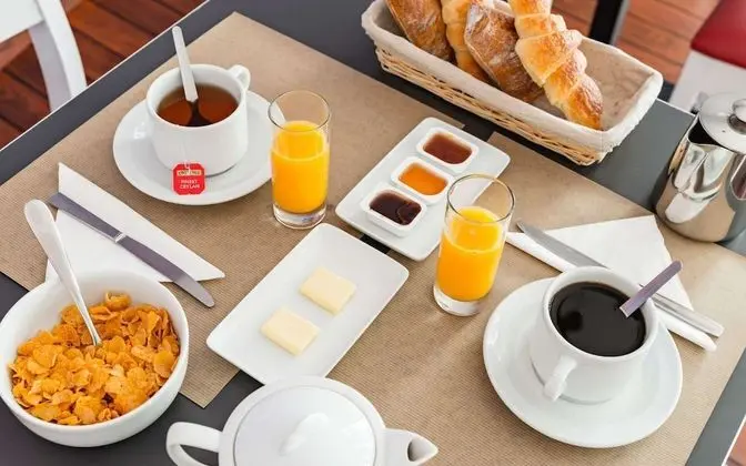 Brit Hotel De Paris - Yerinde Yemek
