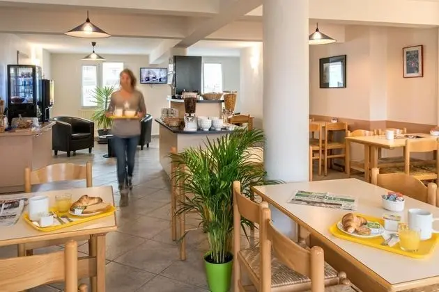 Brit Hotel Deltour Essentiel Mende - Yerinde Yemek