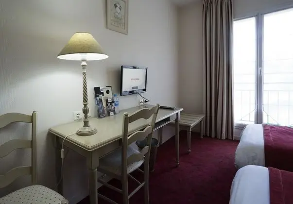 Brit Hotel Du Perche - Oda