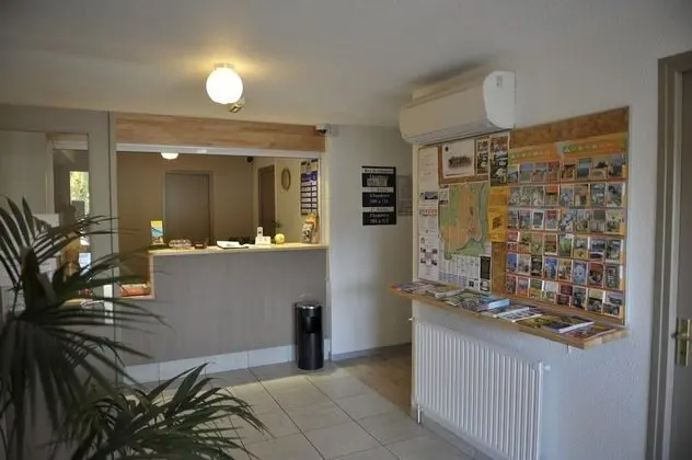 Brit Hotel Essentiel Millau - Lobi
