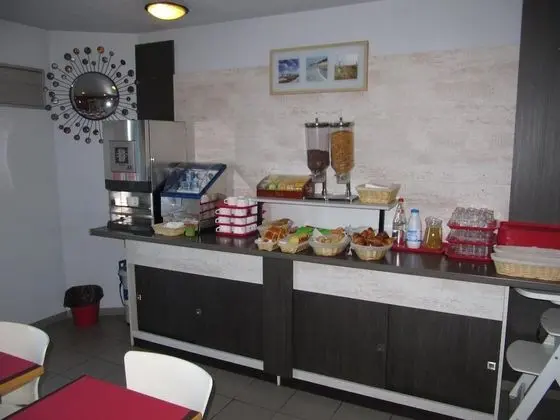 Brit Hotel Essentiel Sète Balaruc - Yerinde Yemek