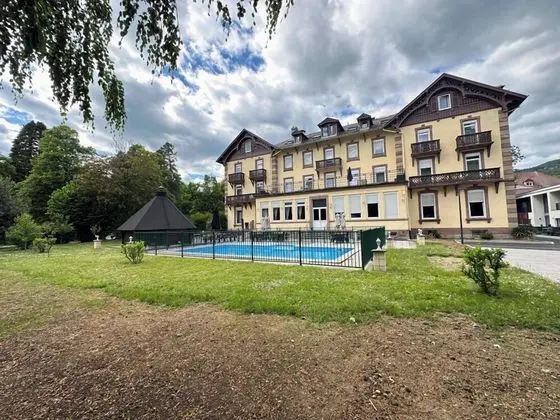 Brit Hotel Grand Hotel Munster - Havuz