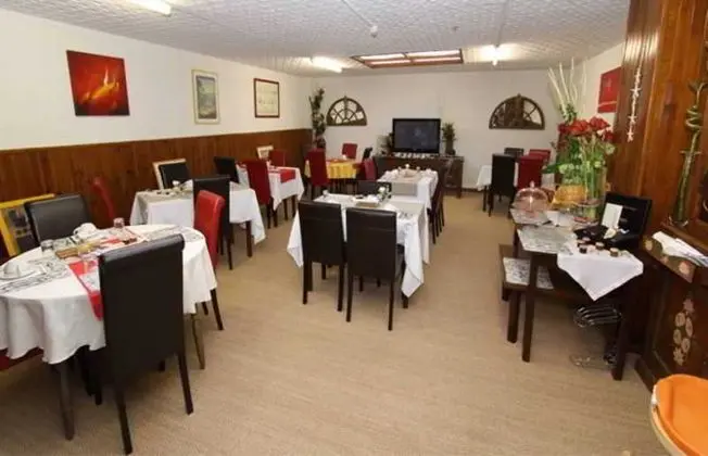 Brit Hotel Hermitage