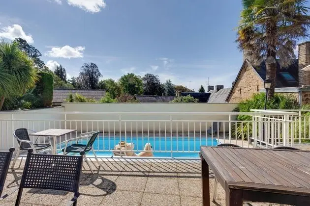 Brit Hotel Le Cygne - Havuz