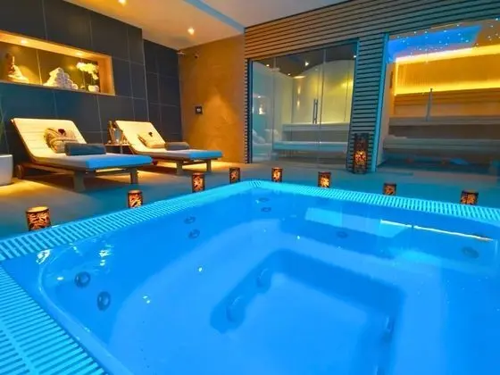 Brit Hotel Piscine & Spa - Fougères - Spa