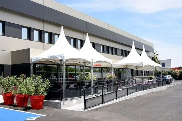 Brit Hotel Porte d’Espagne - Dış Mekan
