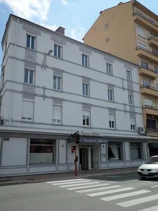 Brit Hotel Roanne - Le Grand Hotel - Dış Mekan