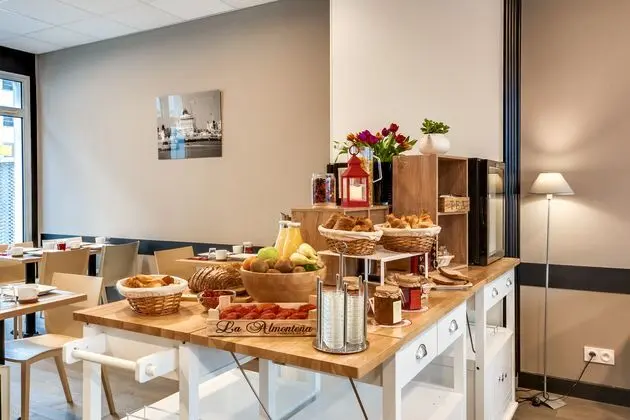 BRIT HOTEL SAINT NAZAIRE CENTRE - Yeme / İçme