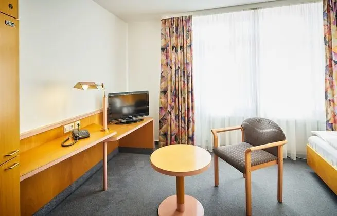 Hotel Brita Stuttgart - Oda Düzeni