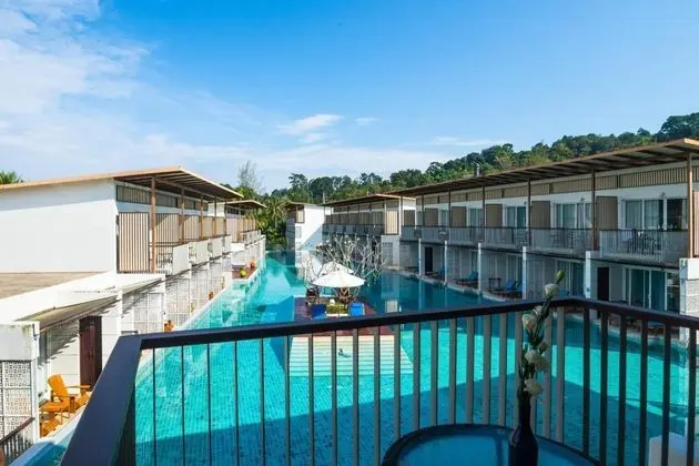 The Briza Beach Resort Khaolak