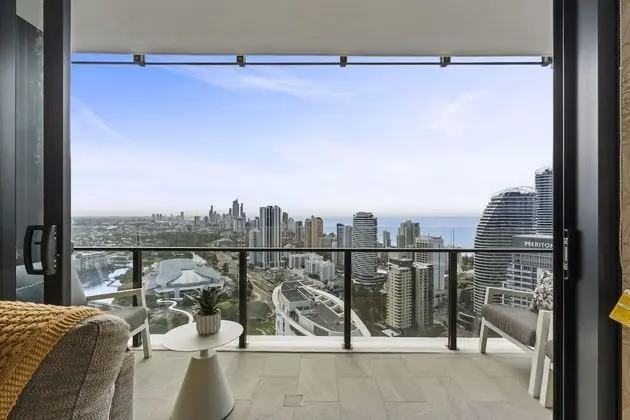 Broadbeach Casino Private Apartment GCLR