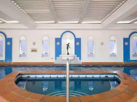 Broadbeach Holiday Apartments - Spa