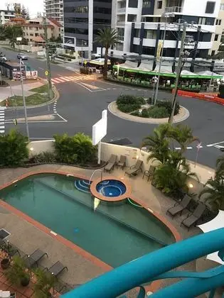 Broadbeach Studios - Havuz