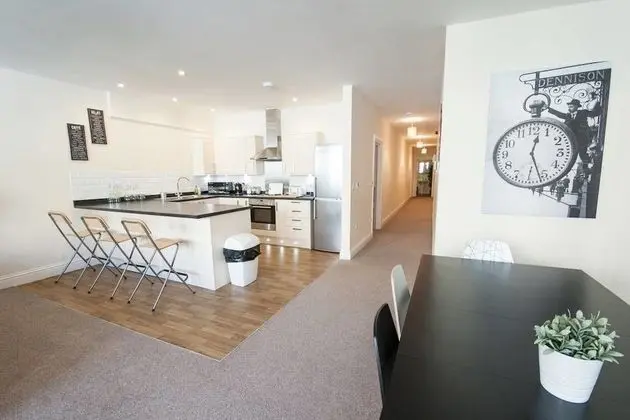 The Broadmead Forest - Spacious City Centre 3BDR Apartment - Mutfak