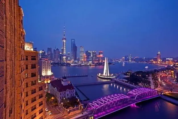 Broadway Mansions Hotel - Bund