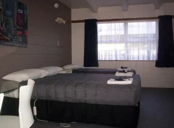 Broadway Motor Inn - Genel